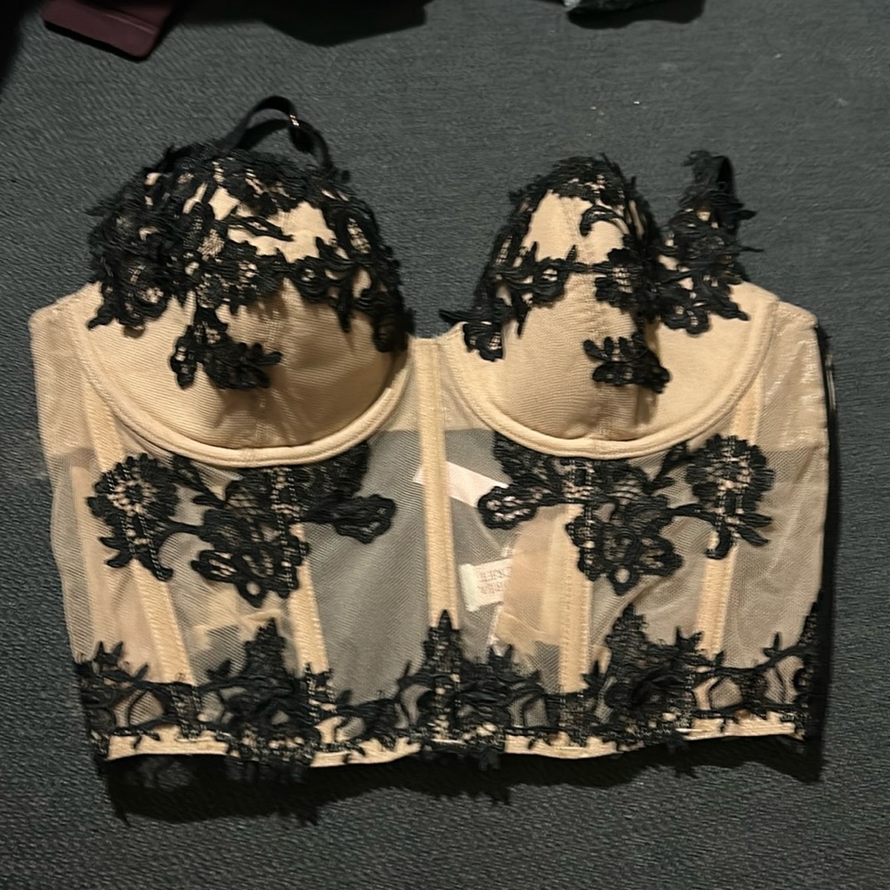 Lingerie Victoria secret 36B